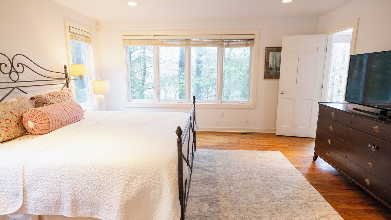 Photo of Bedroom in Lenox