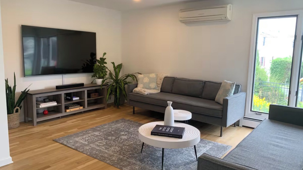 Photo of Livingroom in Milford