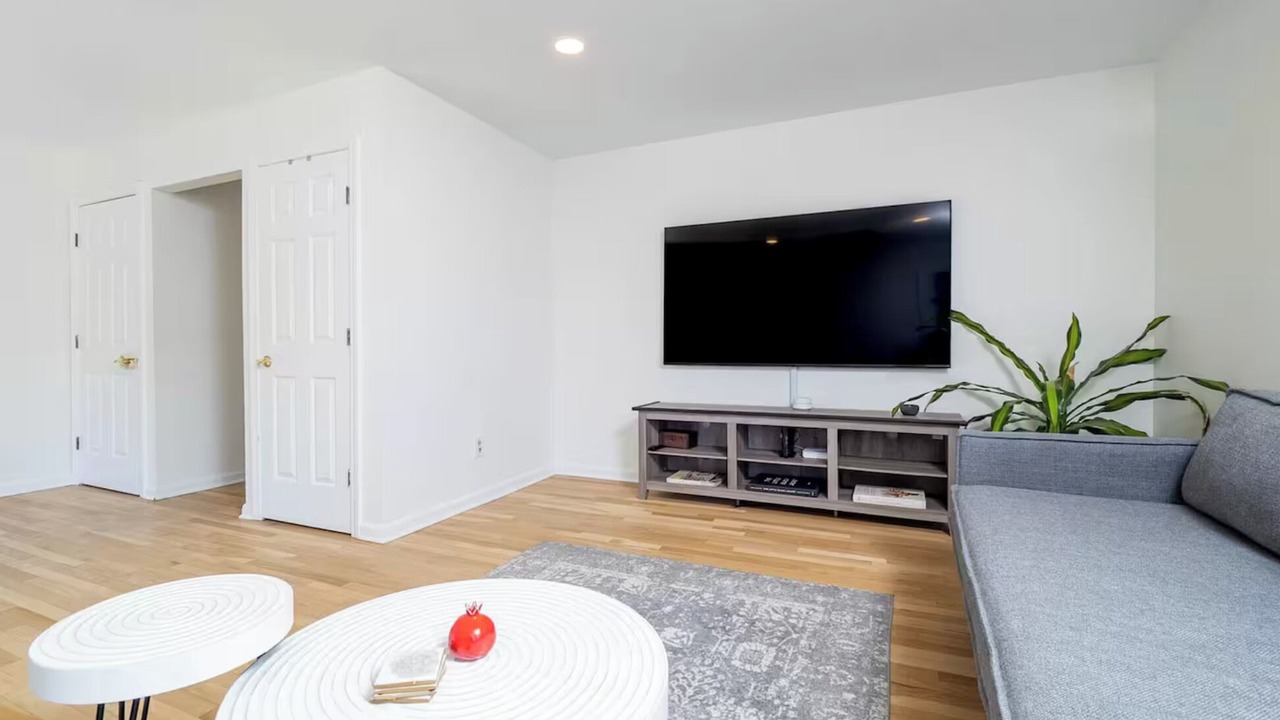 Photo of Livingroom in Milford