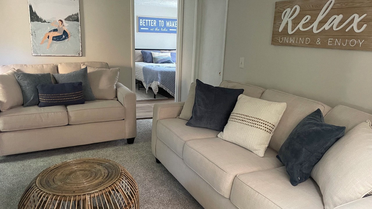 Photo of Livingroom in Town of Richmond
