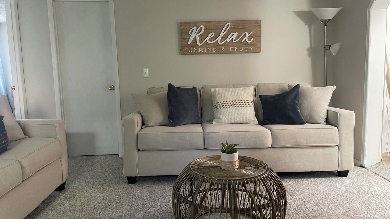Photo of Livingroom in Town of Richmond