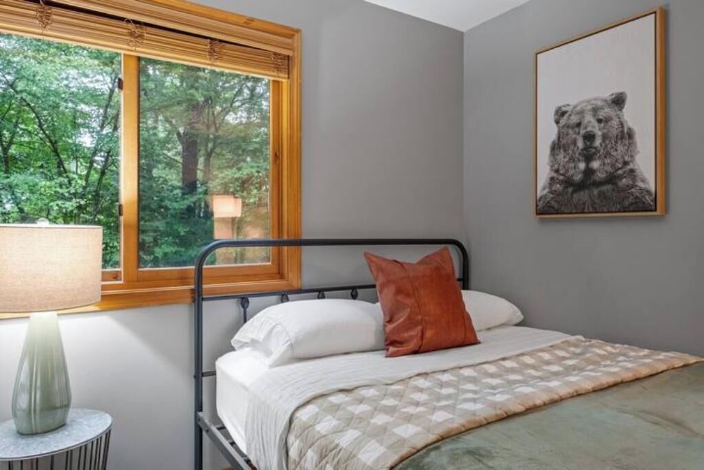 Photo of Bedroom in Moultonborough