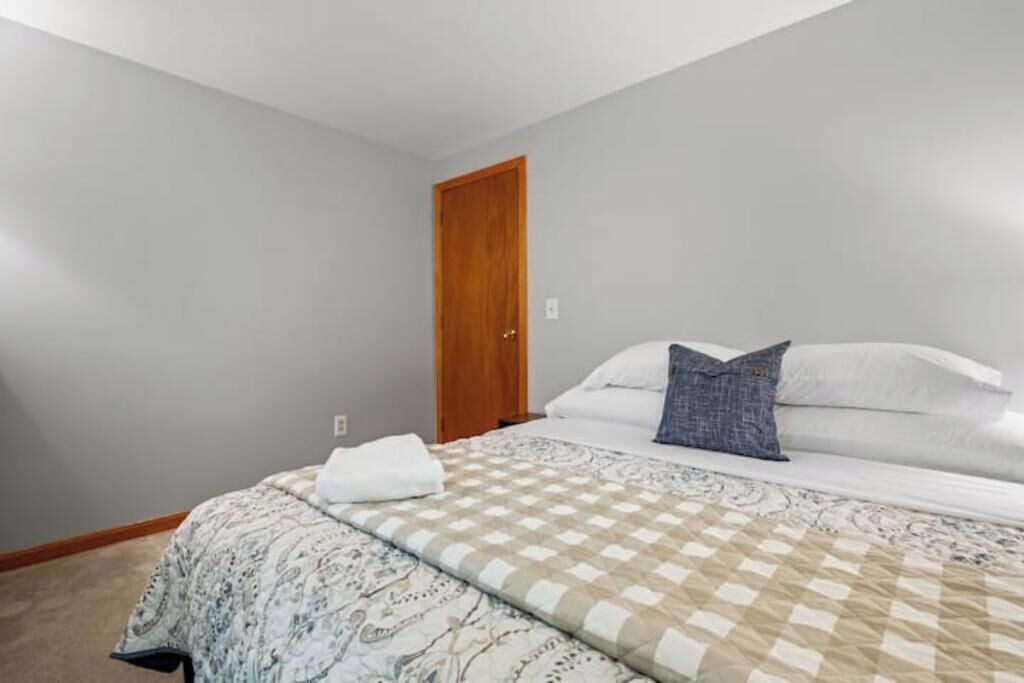 Photo of Bedroom in Moultonborough
