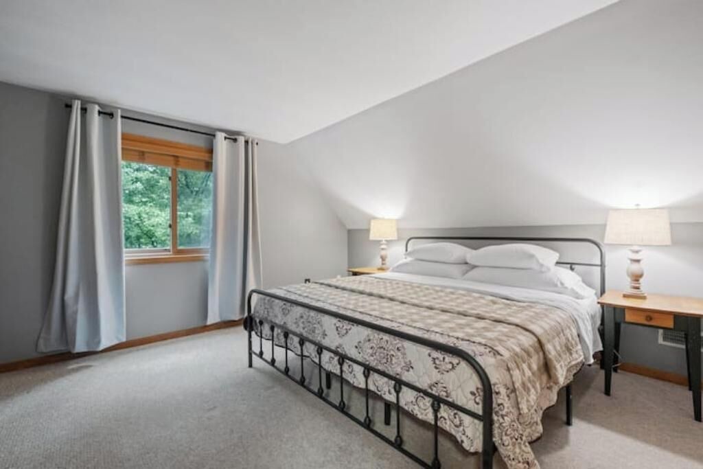 Photo of Bedroom in Moultonborough