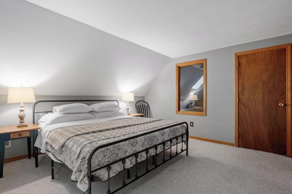 Photo of Bedroom in Moultonborough