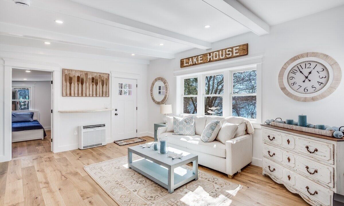 Photo of Livingroom in Mashpee