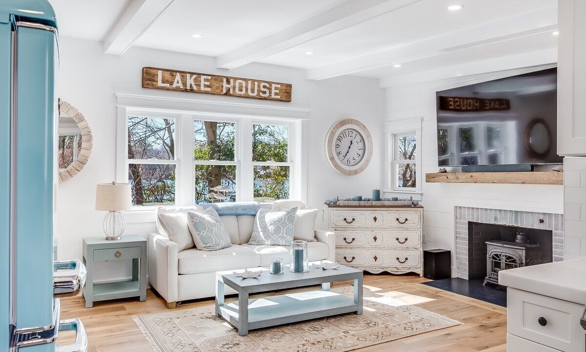 Photo of Livingroom in Mashpee