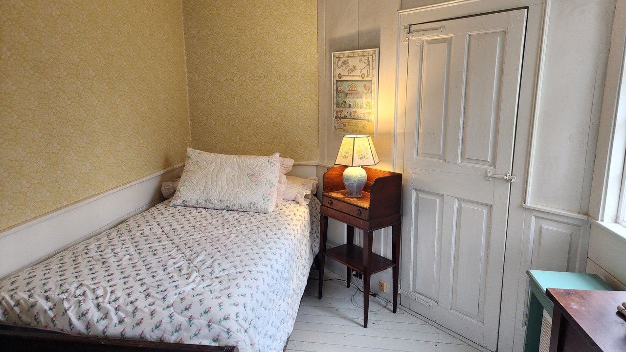 Photo of Bedroom in West Tisbury