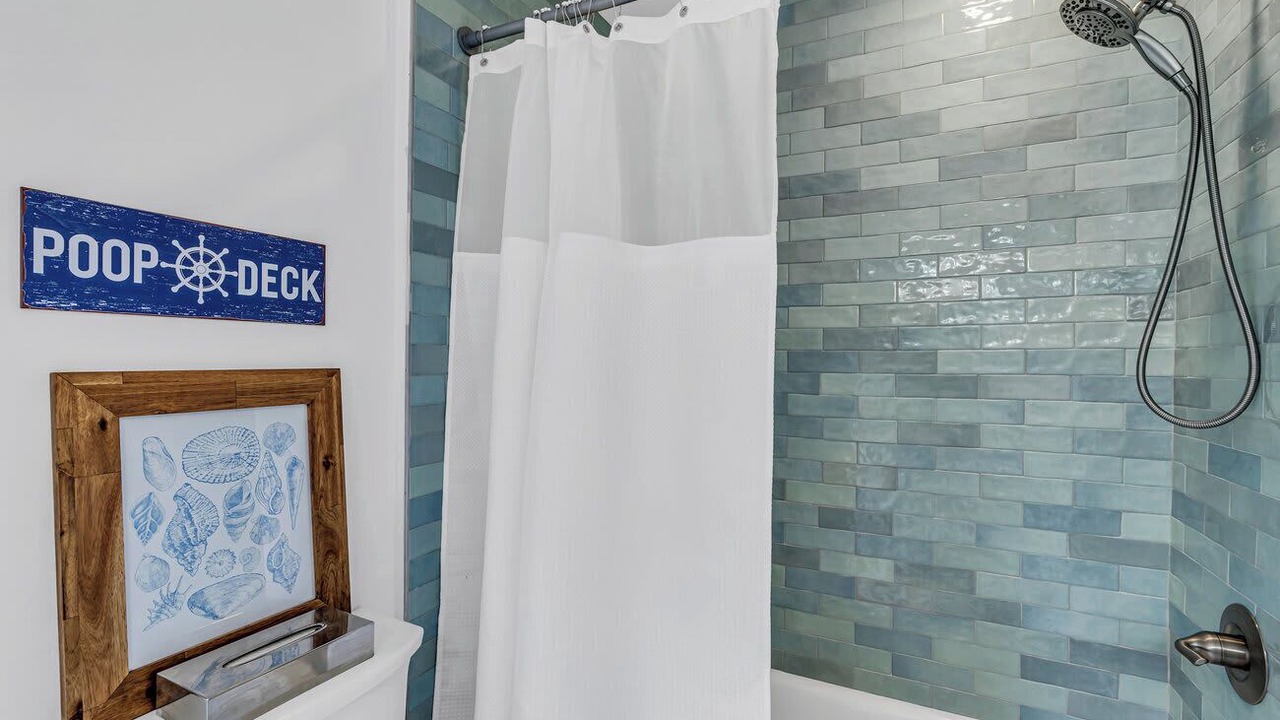 Photo of Bathroom in Wall