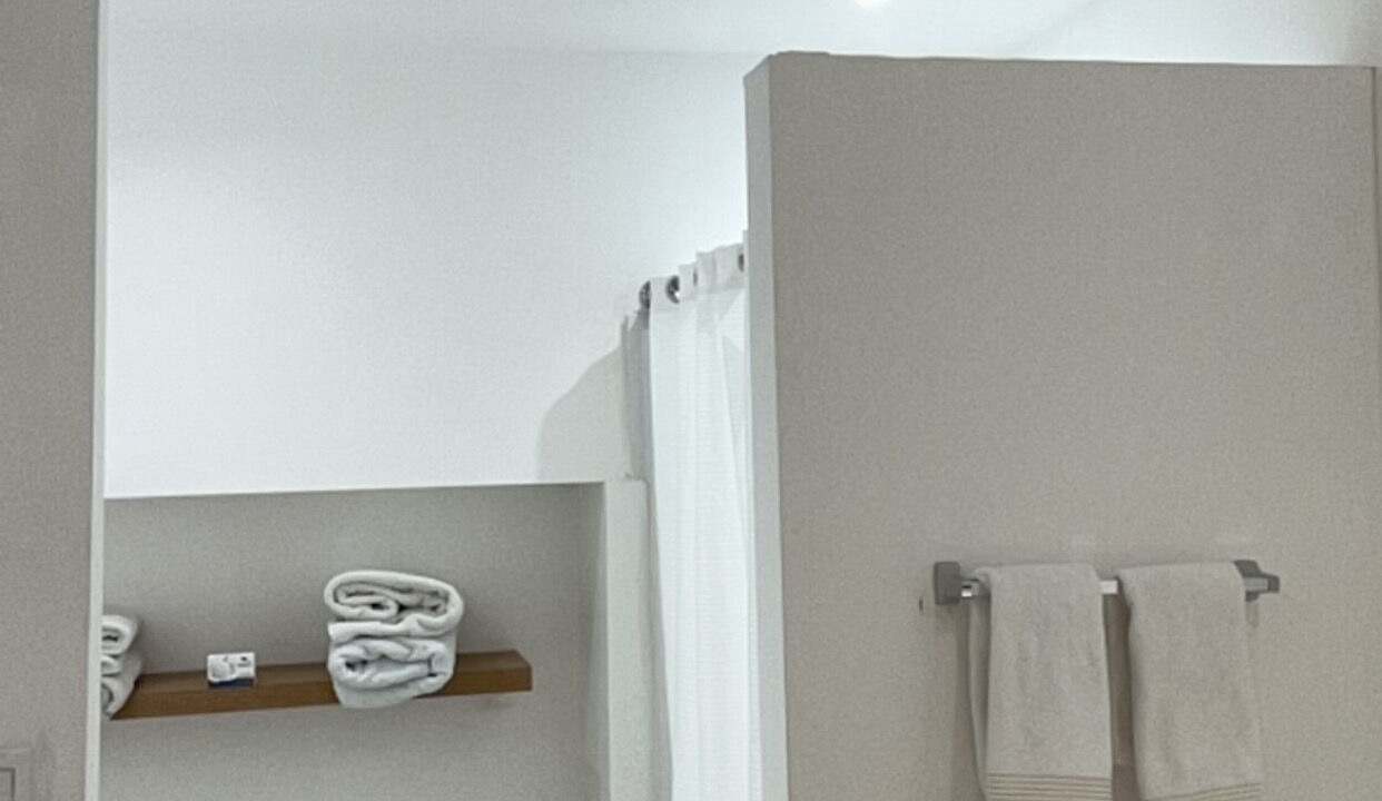 Photo of Bathroom in Bellevue Avenue Historic District