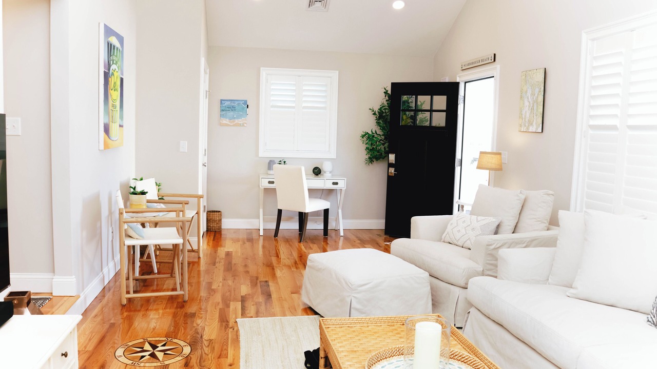 Photo of Livingroom in Eastward Look
