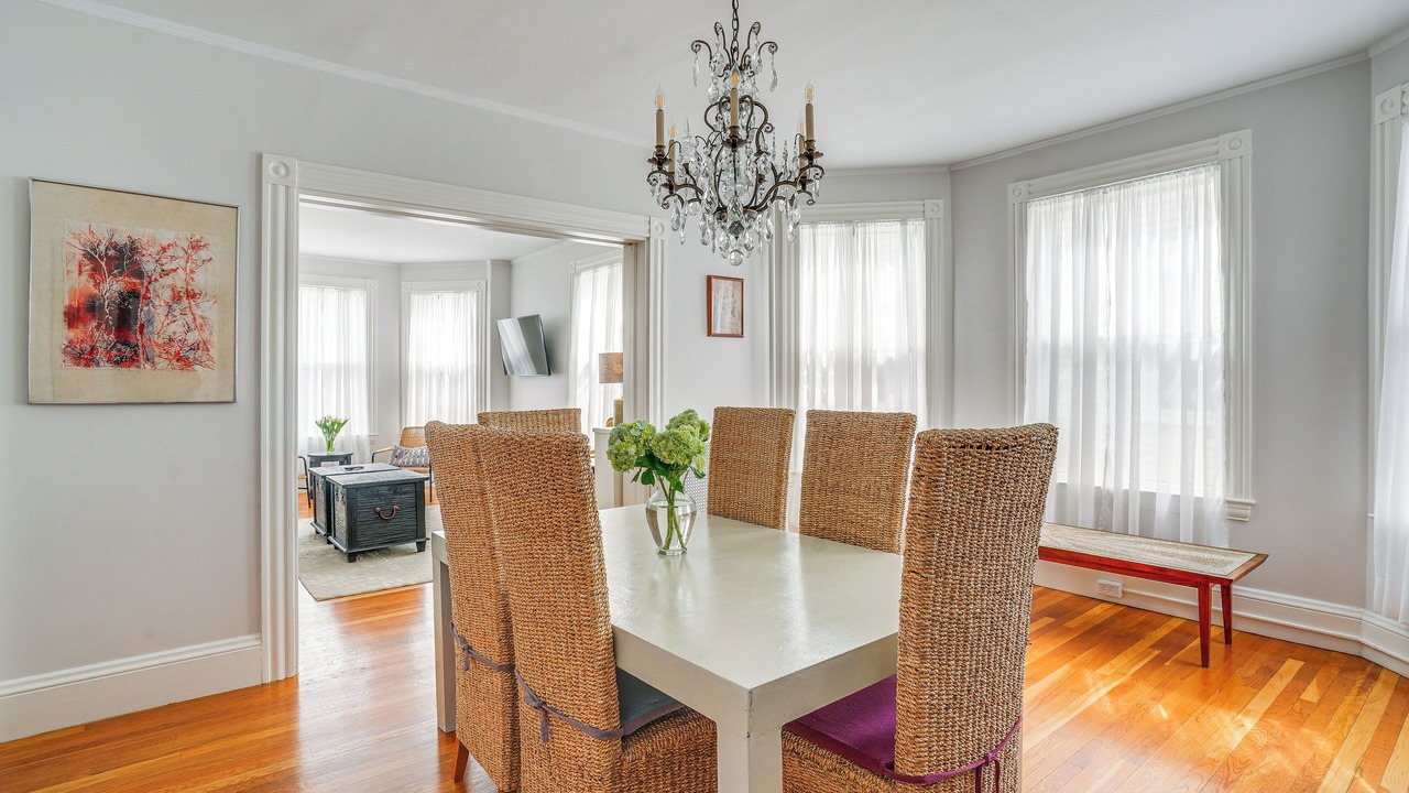 Photo of Livingroom in Mid-Cambridge