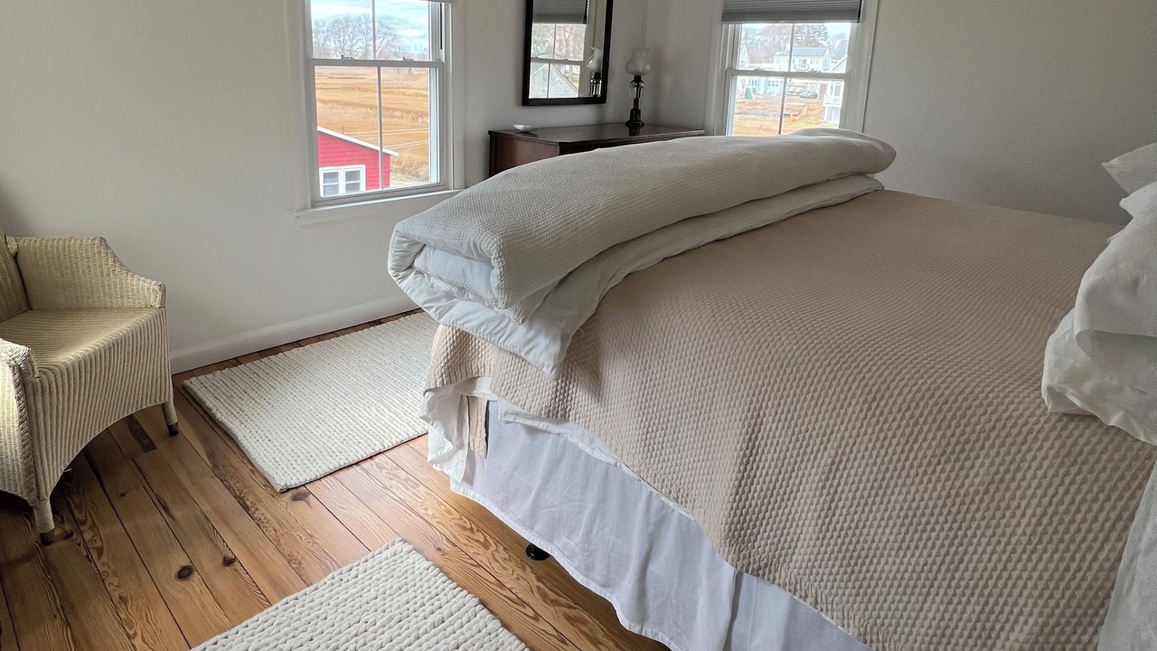Photo of Bedroom in Westbrook Center