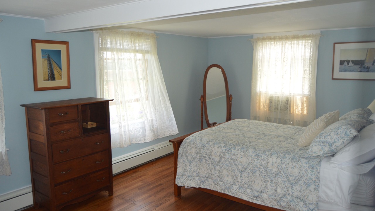 Photo of Bedroom in Jamestown