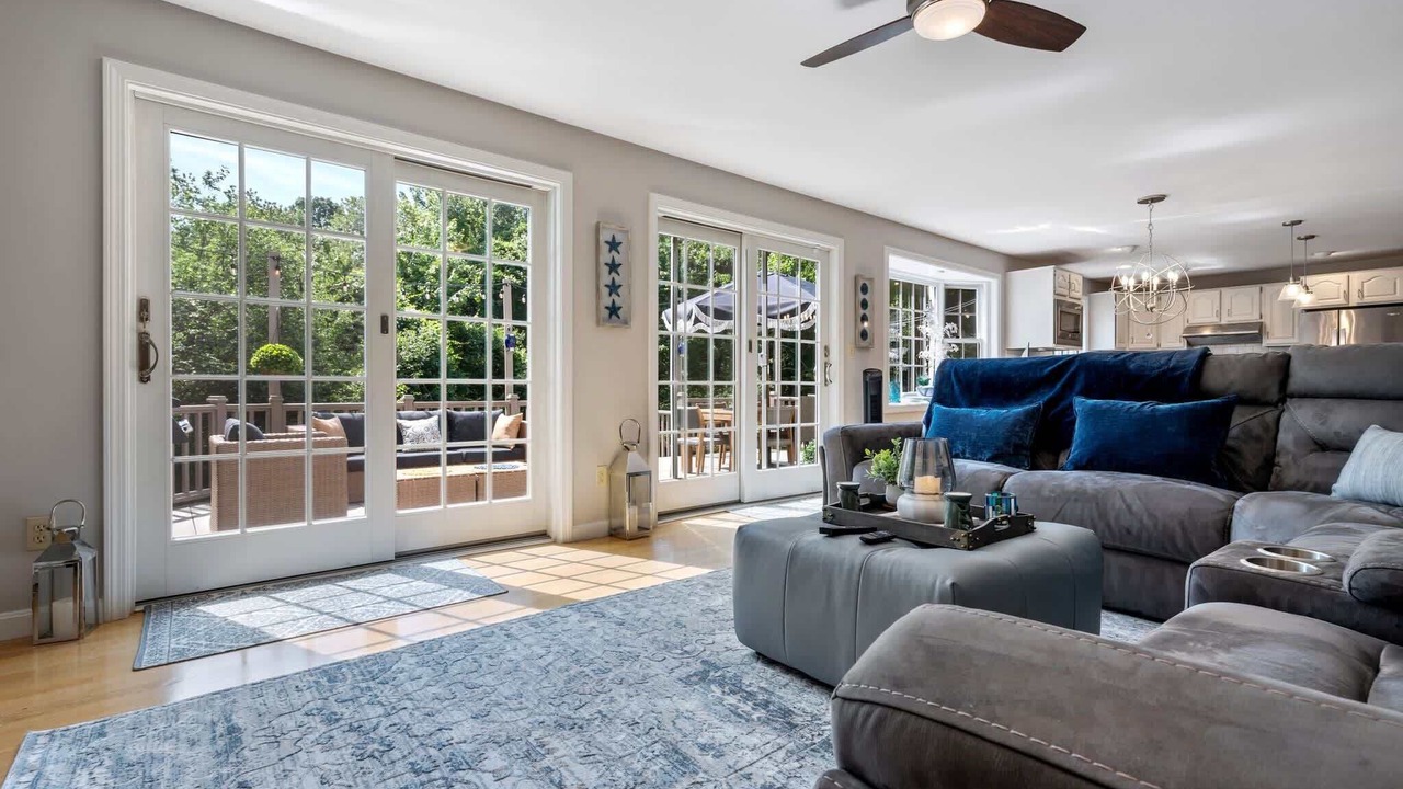Photo of Livingroom in York Harbor