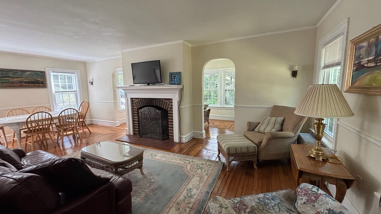 Photo of Livingroom in Kingston