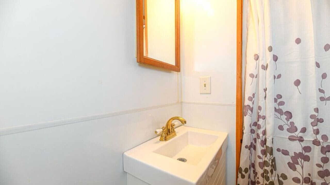 Photo of Bathroom in Pine Point