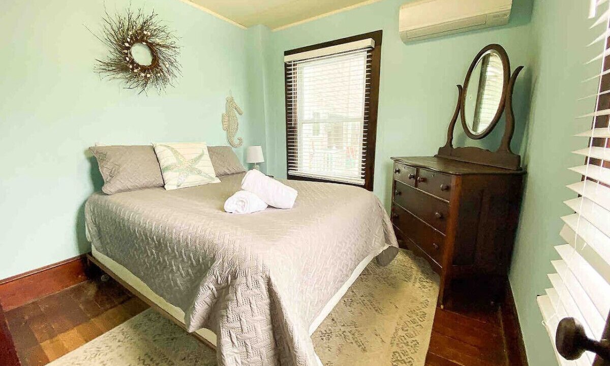 Photo of Bedroom in Old Orchard Beach