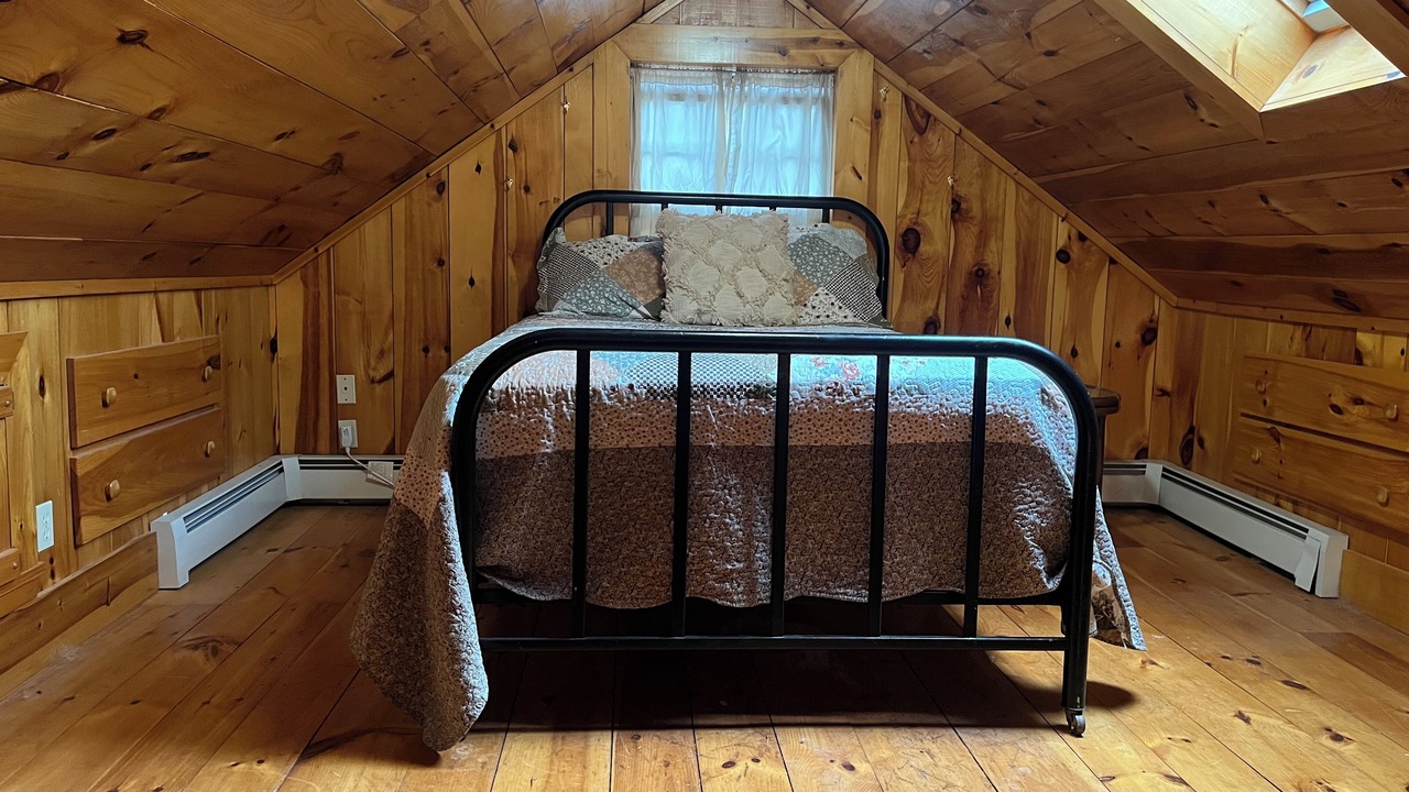 Photo of Bedroom in Town of Delaware
