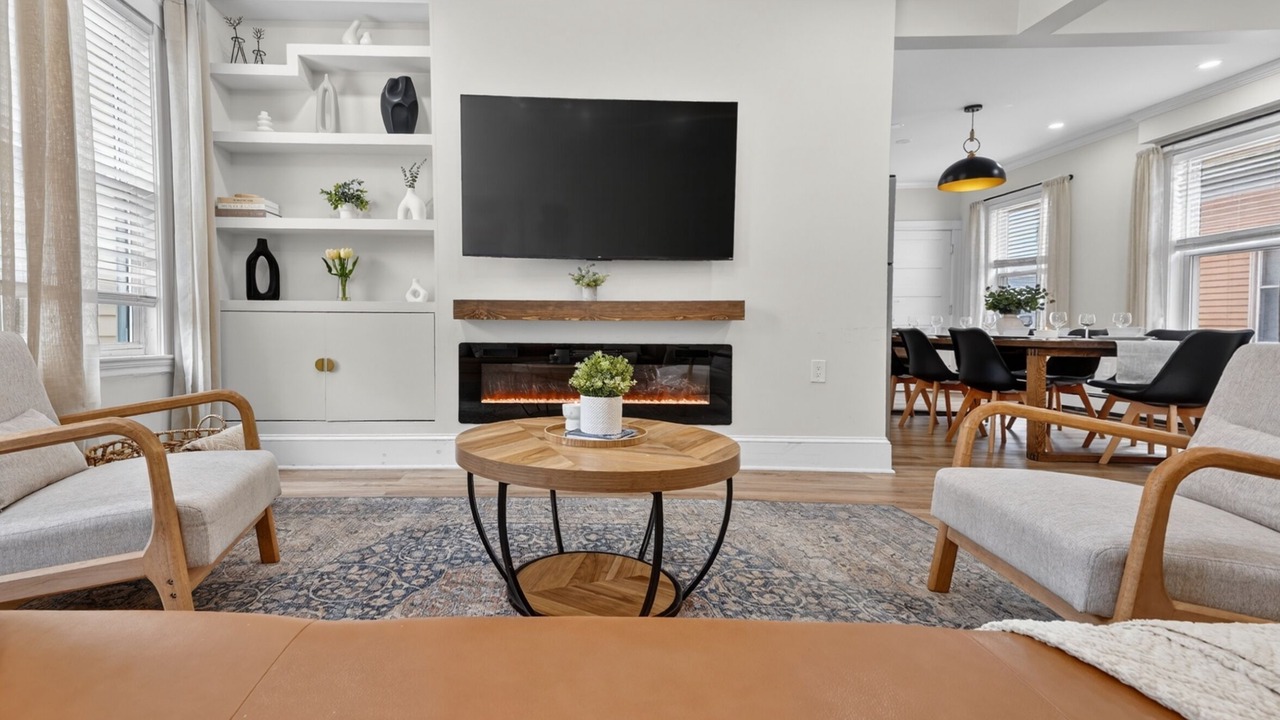 Photo of Livingroom in Codman Square