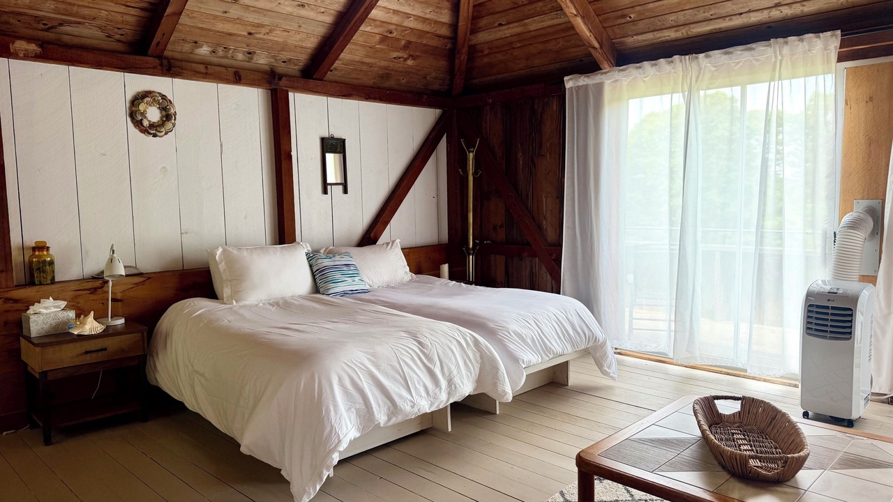 Photo of Bedroom in West Tisbury