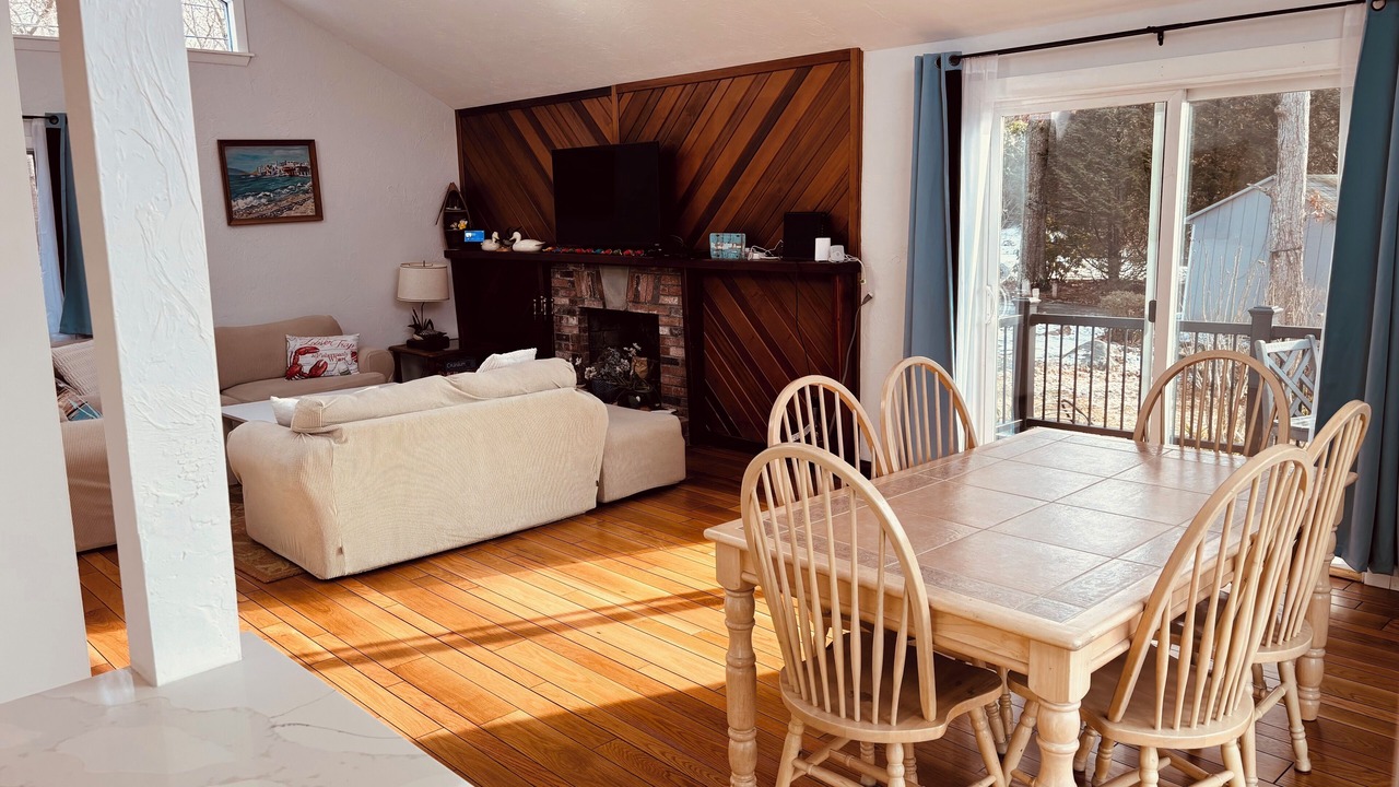 Photo of Livingroom in East Falmouth