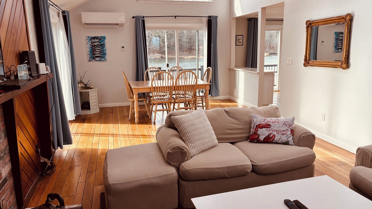 Photo of Livingroom in East Falmouth