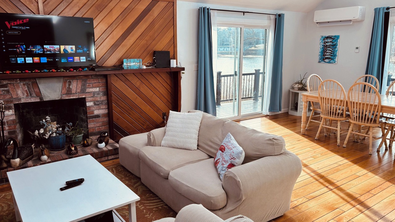 Photo of Livingroom in East Falmouth