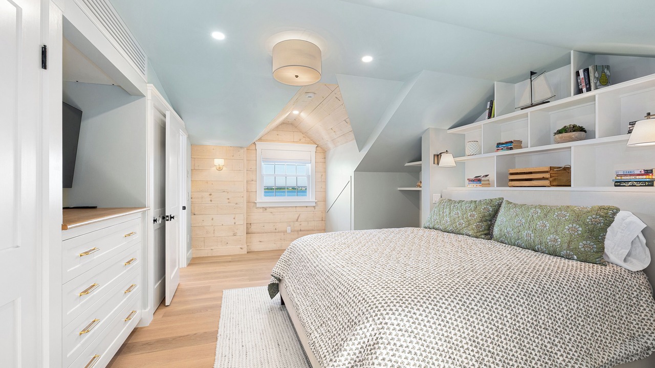 Photo of Bedroom in The Point