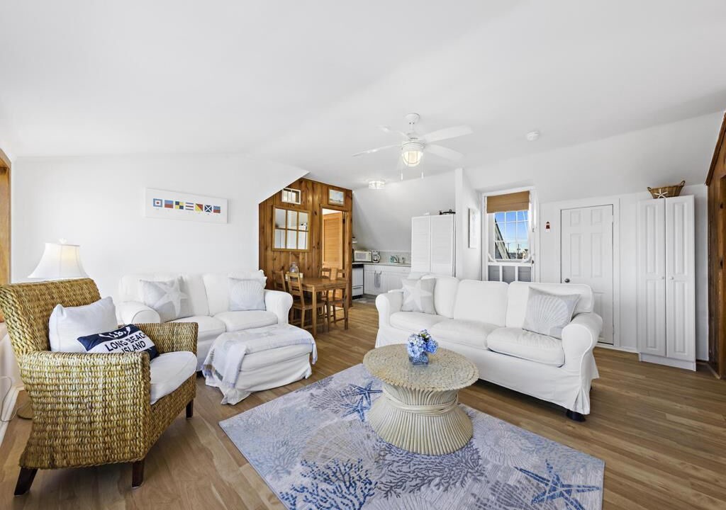 Photo of Livingroom in Ship Bottom