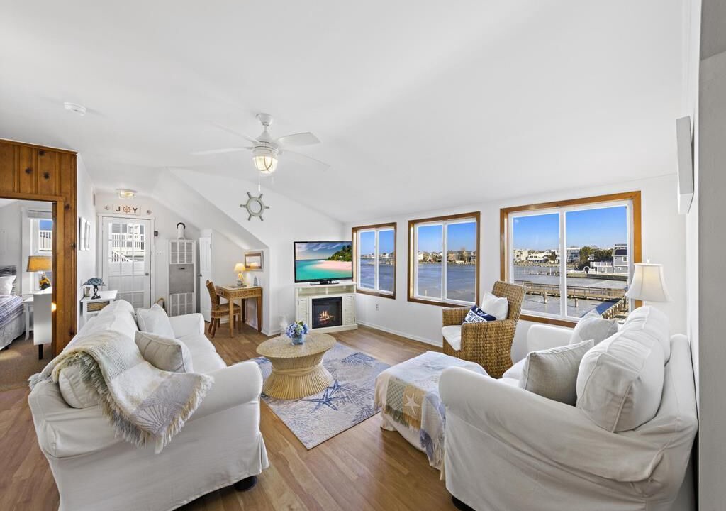 Photo of Livingroom in Ship Bottom