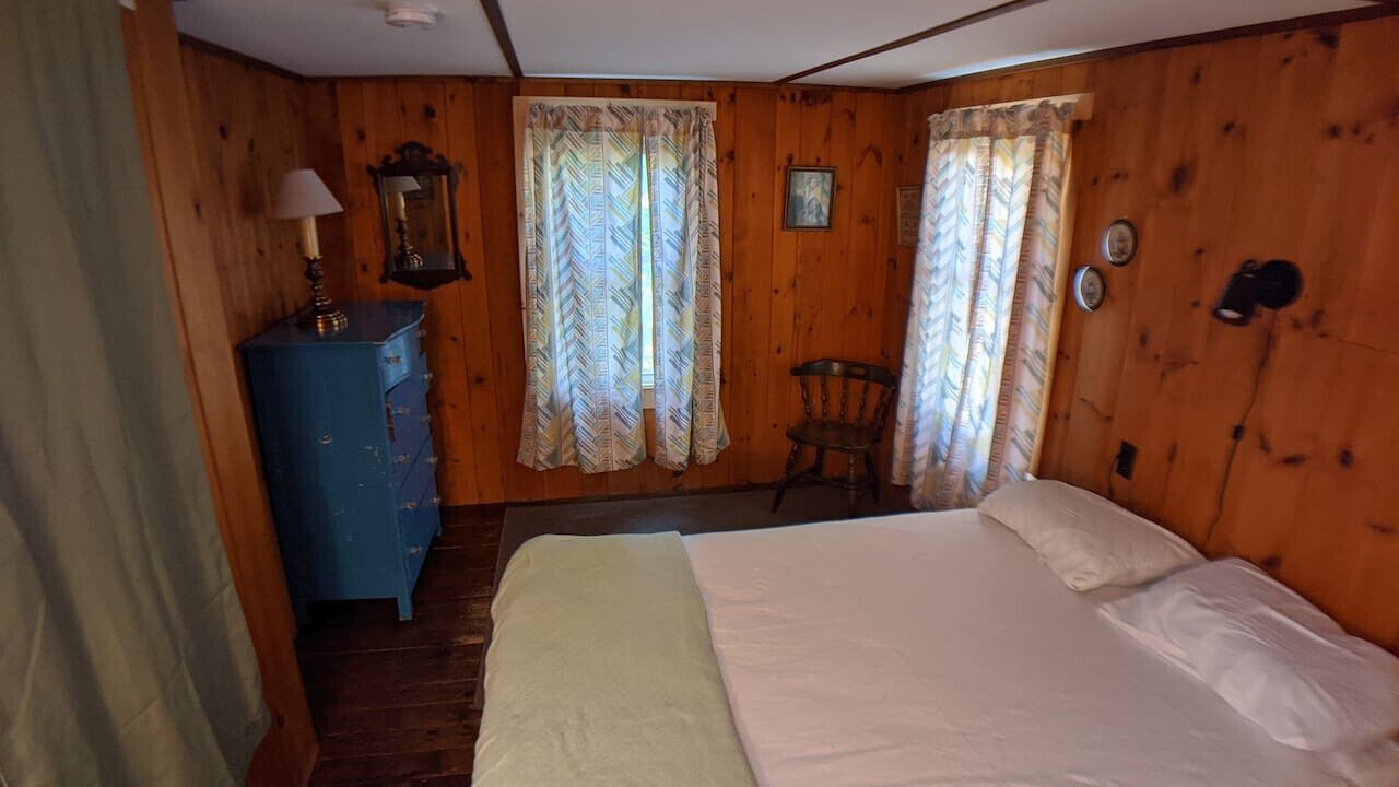 Photo of Bedroom in Raymond