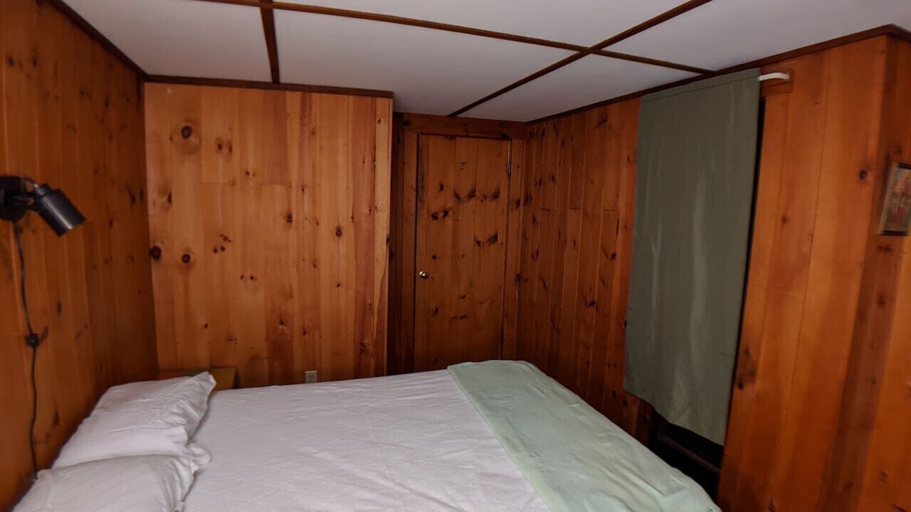 Photo of Bedroom in Raymond