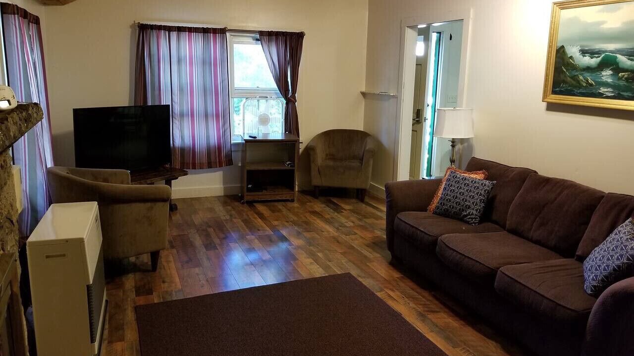 Photo of Livingroom in Raymond