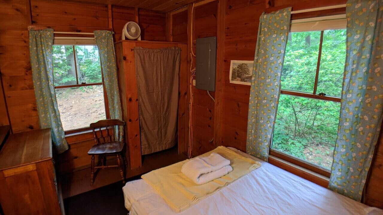 Photo of Bedroom in Raymond