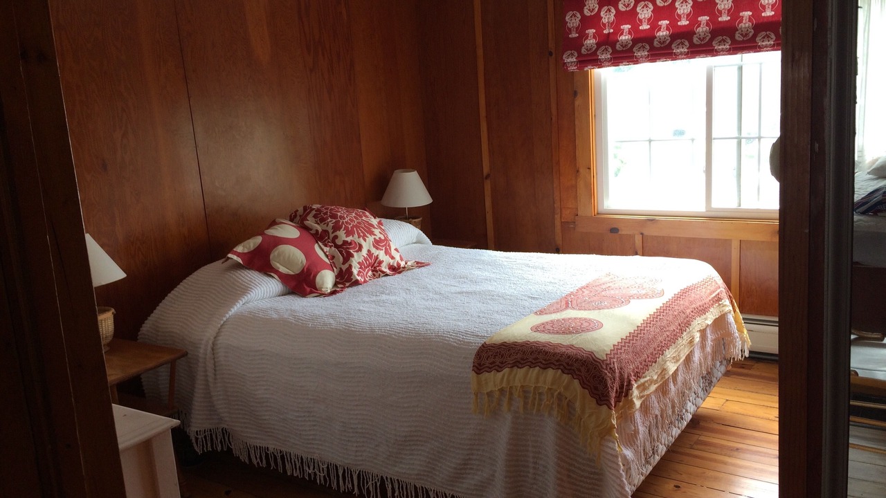 Photo of Bedroom in Higgins Beach