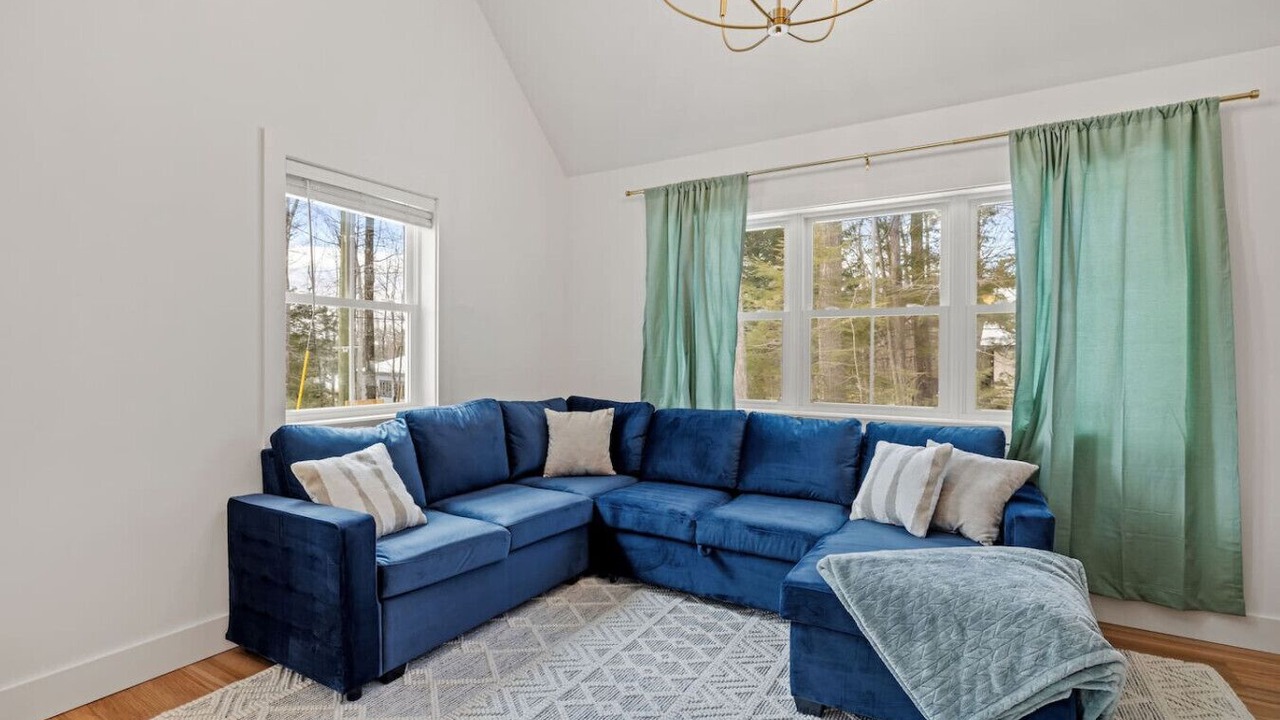 Photo of Livingroom in Tuftonboro