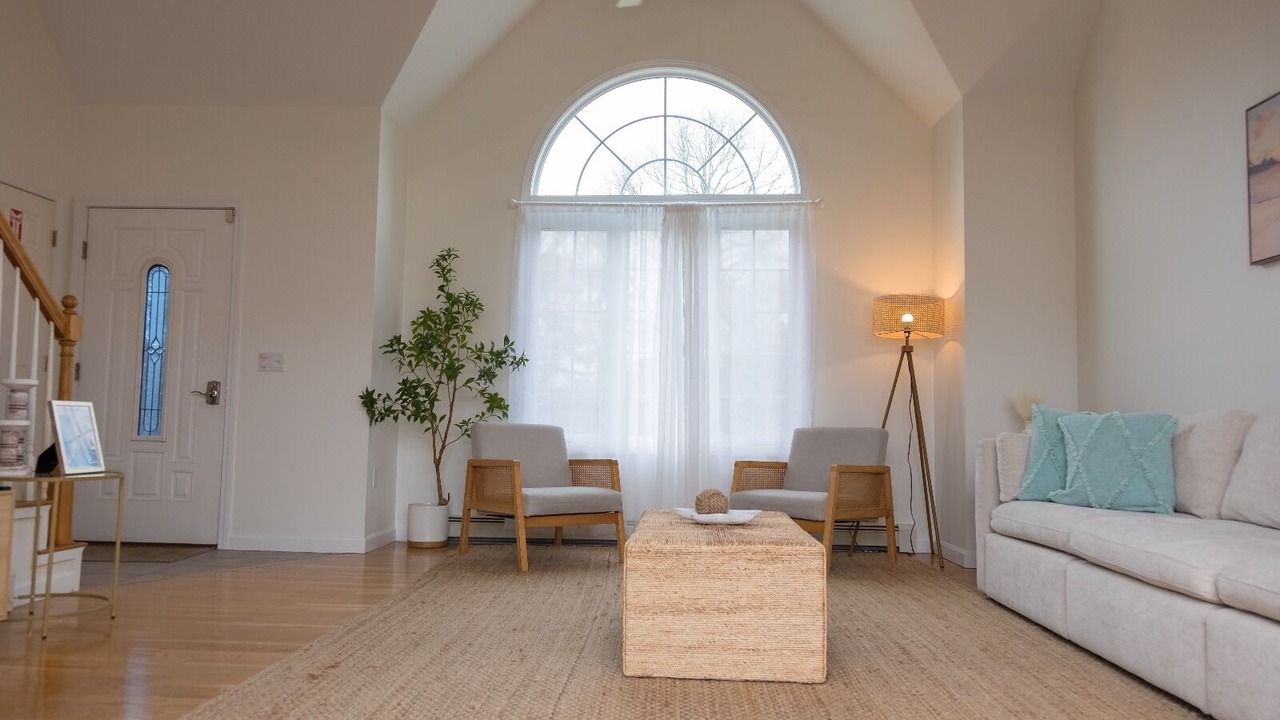 Photo of Livingroom in East Falmouth
