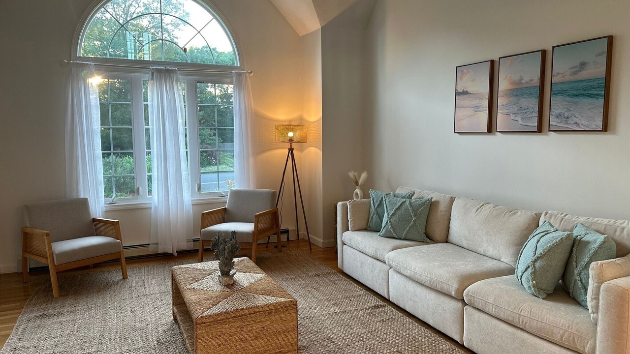 Photo of Livingroom in East Falmouth