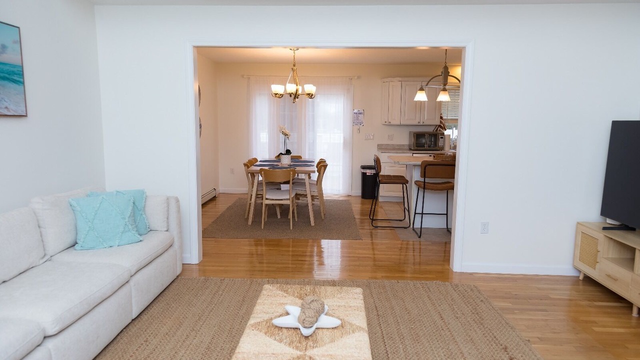 Photo of Livingroom in East Falmouth