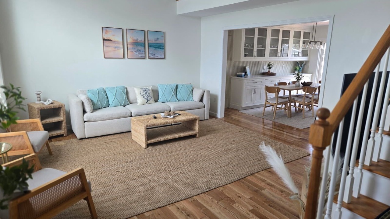 Photo of Livingroom in East Falmouth