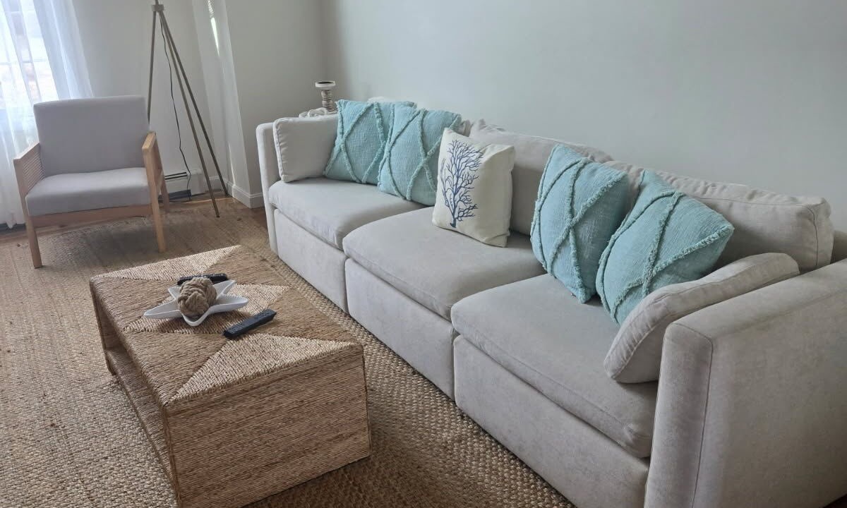 Photo of Livingroom in East Falmouth