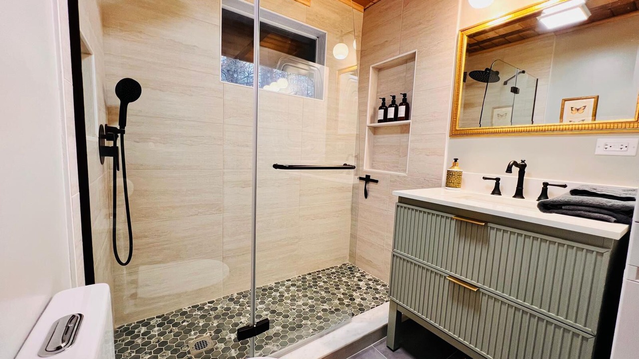Photo of Bathroom in Jay