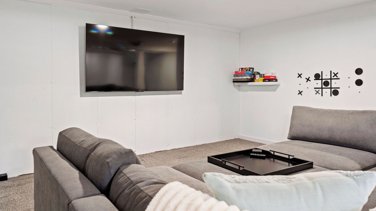 Photo of Livingroom in Newport East