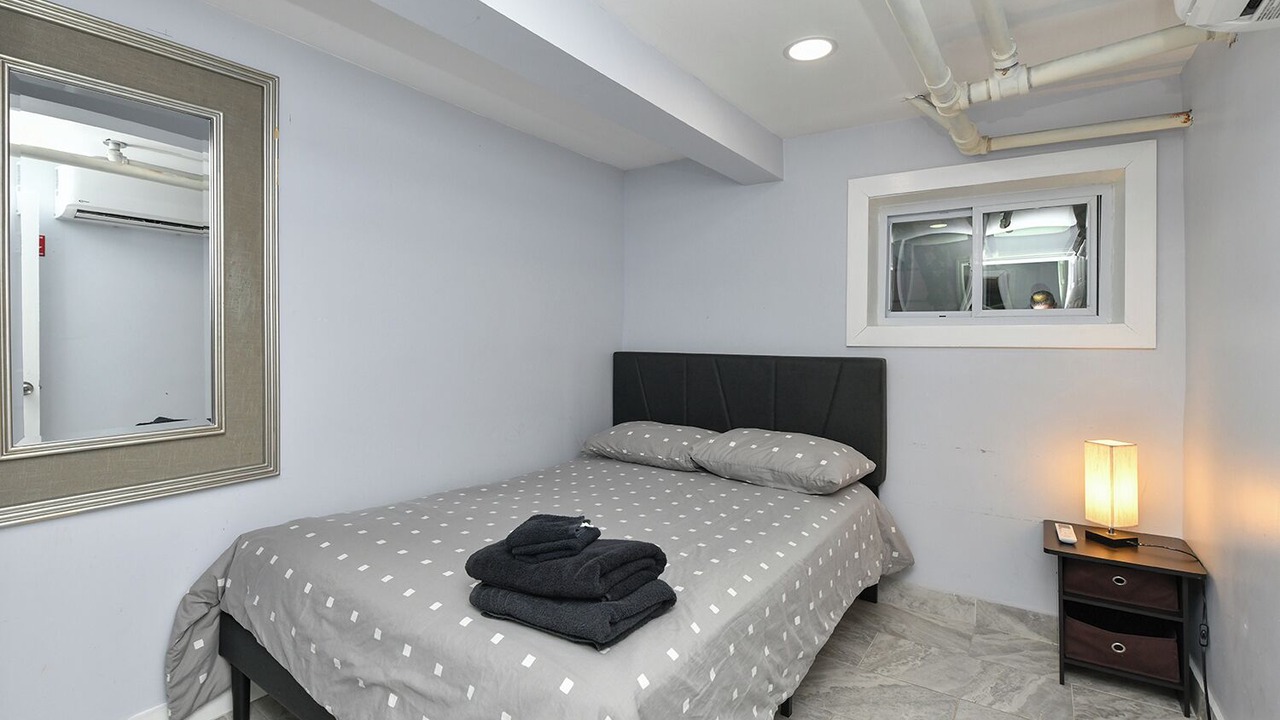 Photo of Bedroom in Garment District