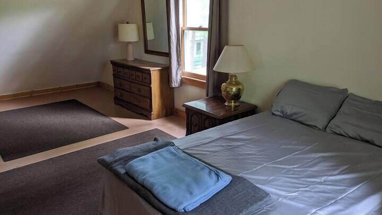 Photo of Bedroom in Raymond