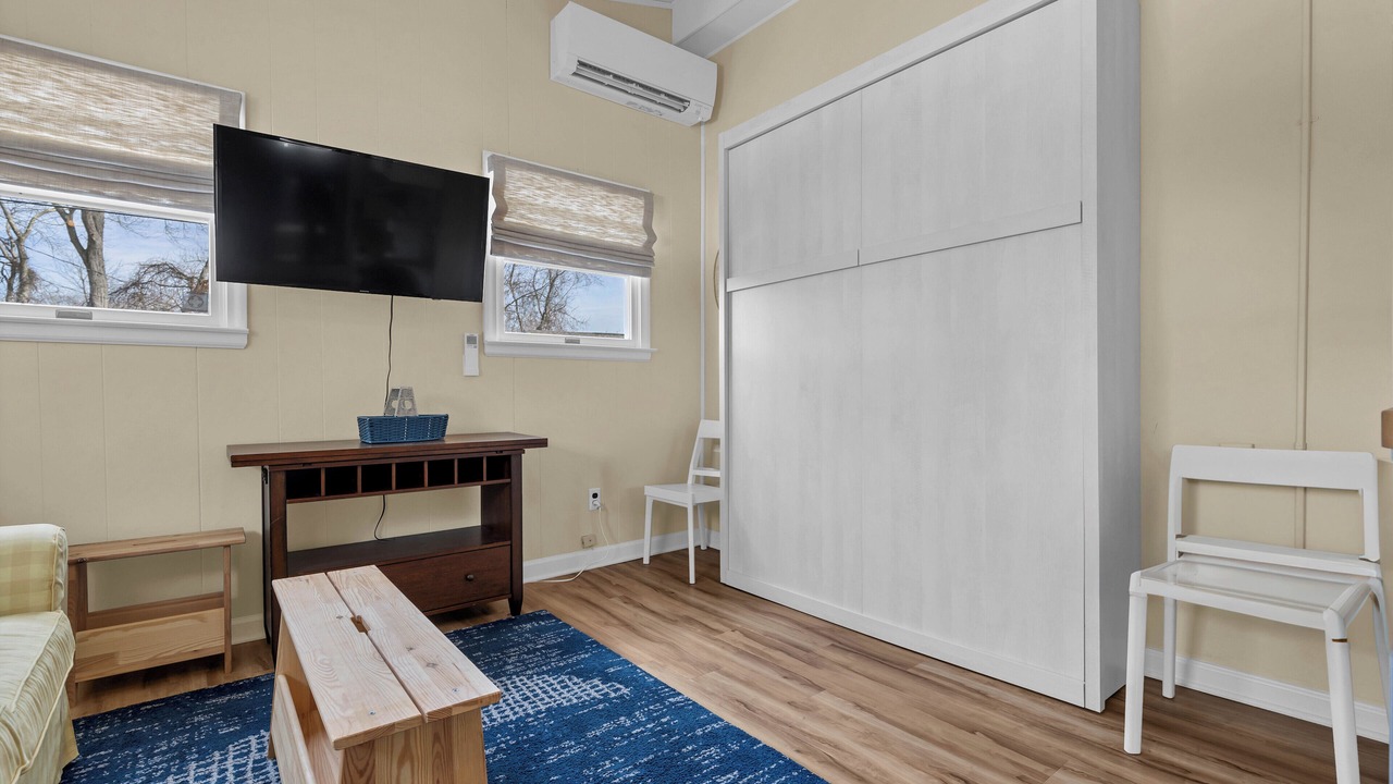 Photo of Livingroom in Westbrook Center