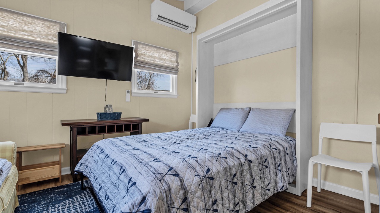 Photo of Bedroom in Westbrook Center