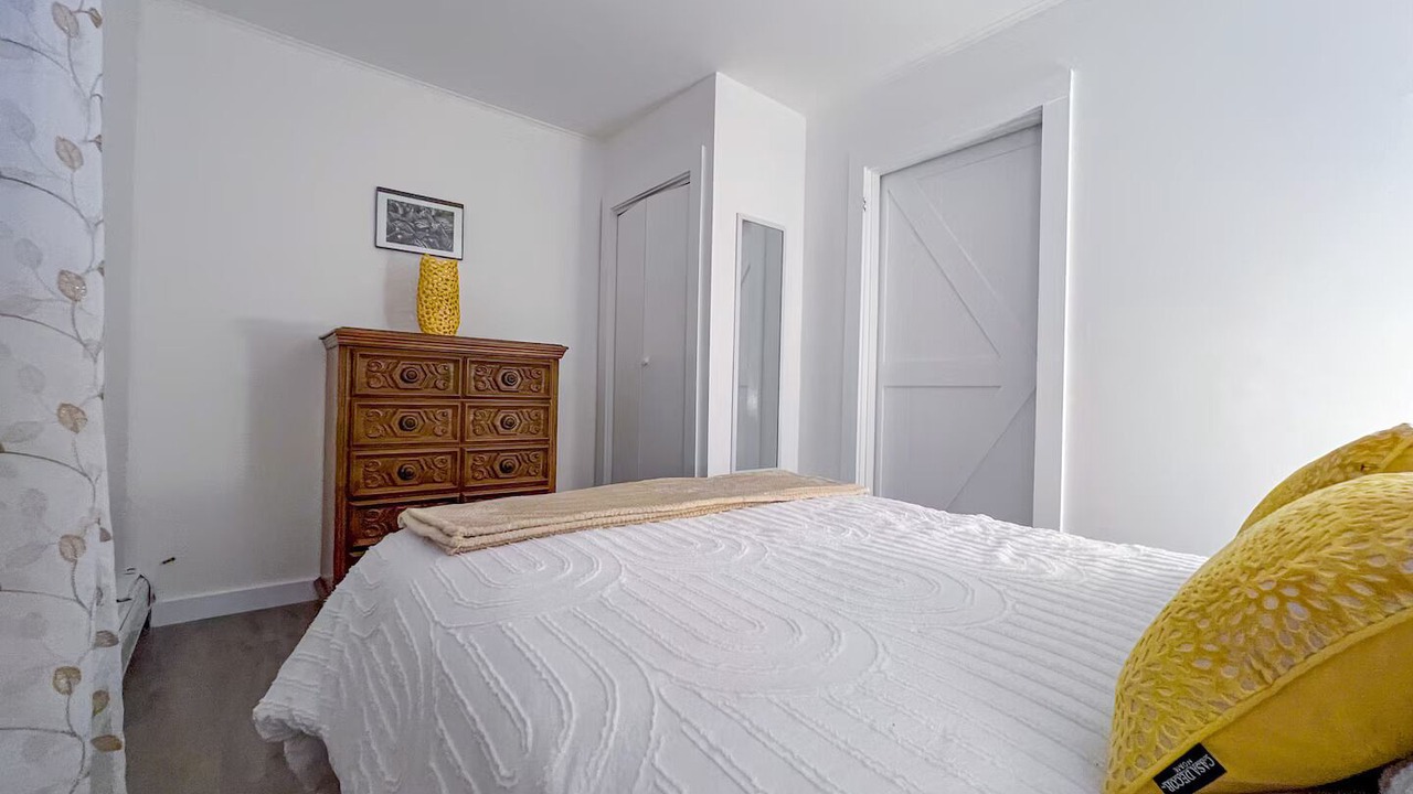 Photo of Bedroom in Lenox Dale