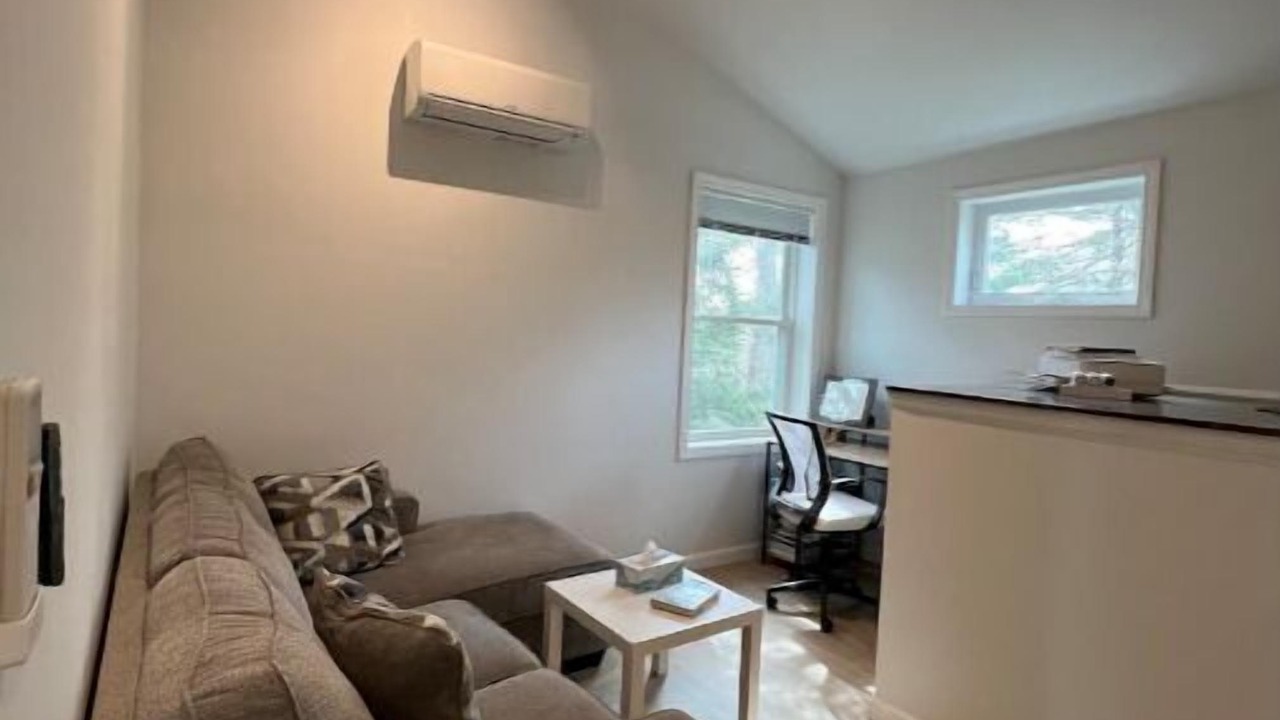 Photo of Livingroom in Burlington